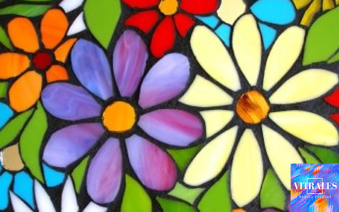 Bandeja en mosaico de vidrios flores copia